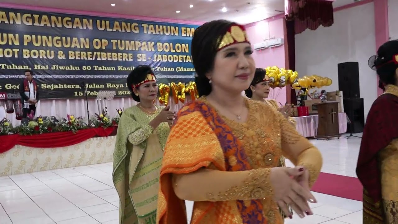 Partangiangan 50 tahun Tumpakbolon Samosir - Tor tor Ny Samosir