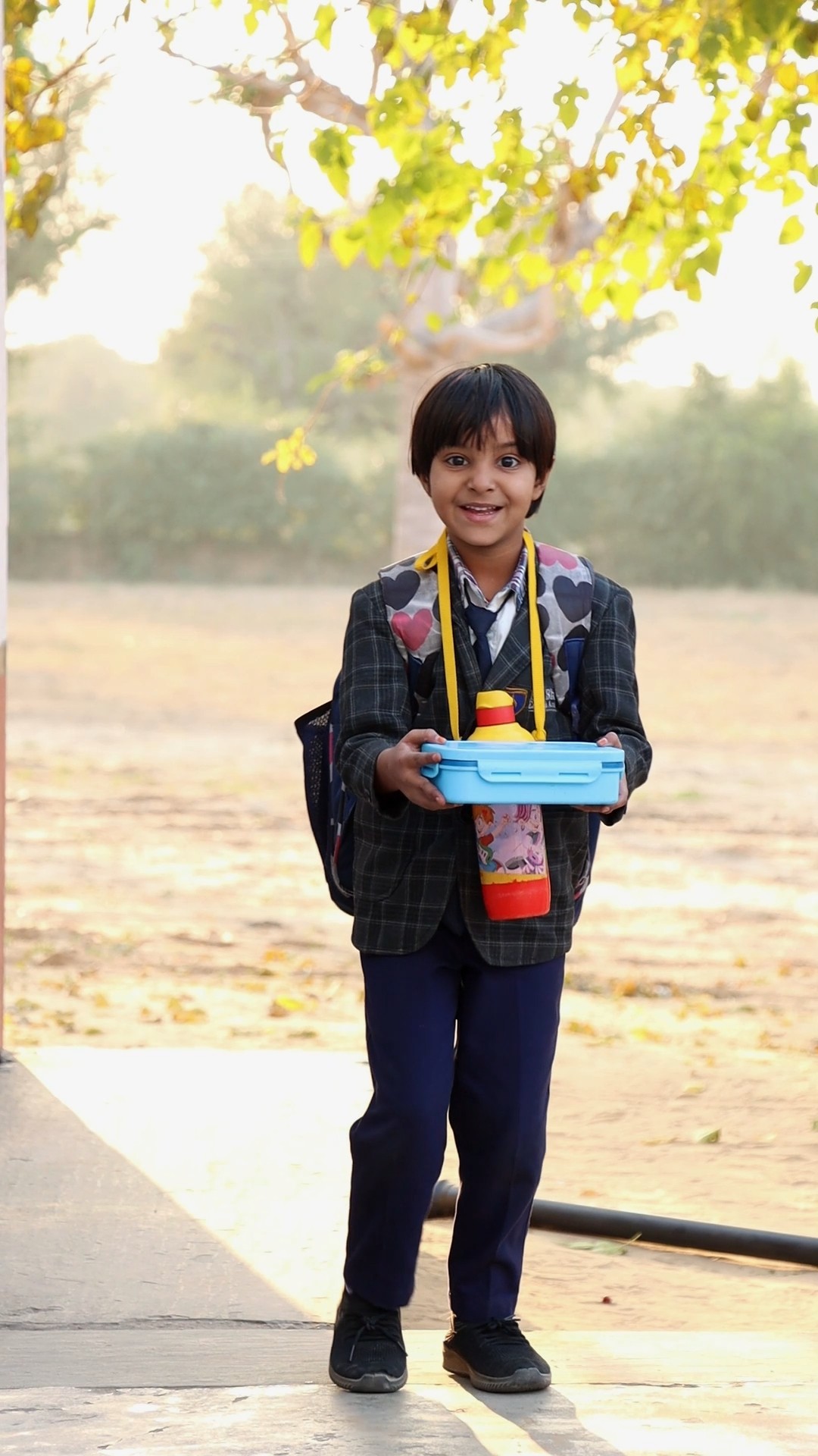 Mansi ka magic or School ? #shorts #school #magic #trendingshorts
