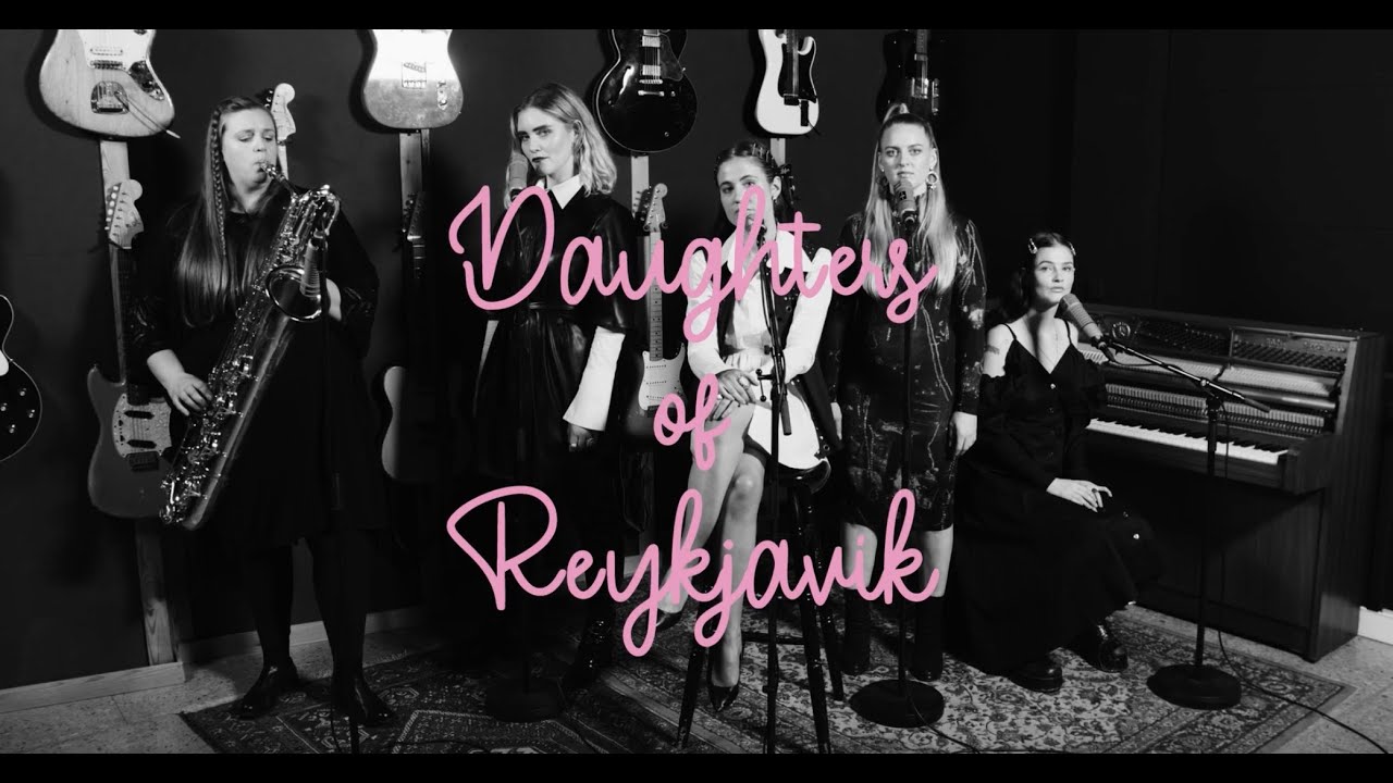 Daughters of Reykjavík – SWEETS (Live session) auf YouTube ansehen Daughters of Reykjavík – SWEETS (Live session) auf YouTube ansehen