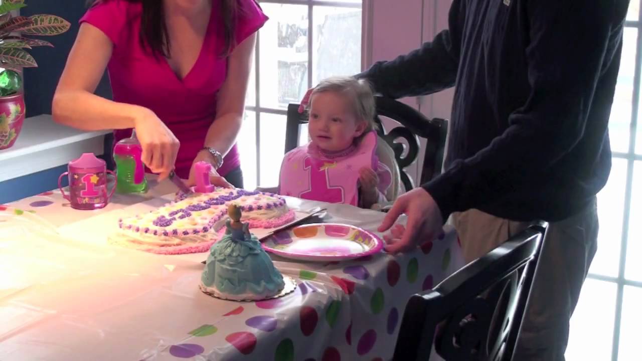 Aurora First Birthday Cake.mov