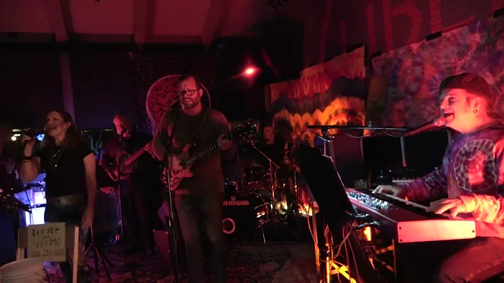 Born Cross Eyed wsg Shari Young Wohl, Liberty BBQ,...