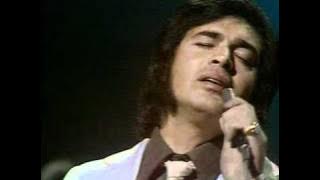 Download lagu Engelbert Humperdinck - Love Is All
