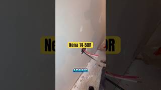 receptáculo de 240 voltios y 50 amperios, conocido técnicamente como NEMA 14-50R #ingenieria
