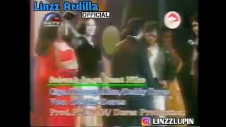 Nike Ardilla Menerima Penghargaan Musik Hdx Awards 1994 Di Balai Sarbinijakarta 20 Januari 1995