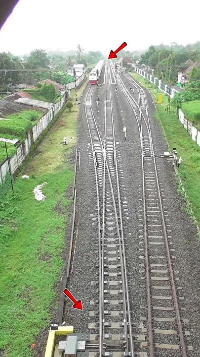 Detik-detik rel wesel bergeser untuk persiapan dilewati ka Argo wilis di jalur utama #keretaapi