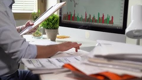 Analyzing Graphs Stock Video