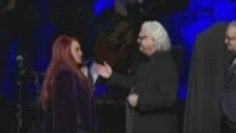 Wynonna and Ashley Judd accept The Judds Country Music Hall of Fame induction