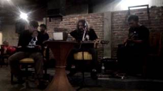 Download Lagu BRANDAL MALAM DI BANGKU TERMINAL.IMITASI BAND