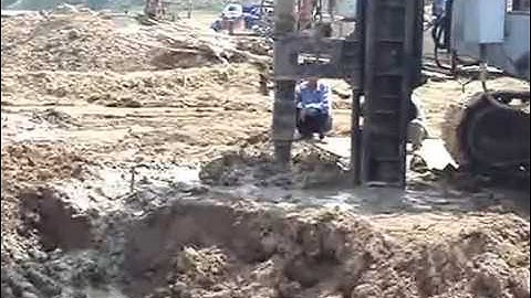 Thi công cọc xi măng đất xe 1 cần khoan Công ty Hữu Lộc