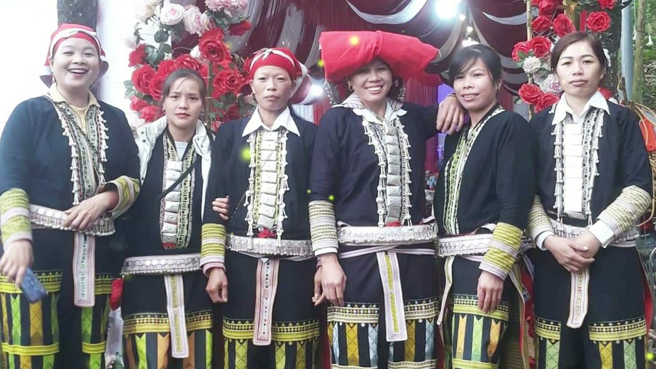 Full iu mien Sa Pa Baaux nzung - อิ้วเมีนย - Mien Traditional song - ອິວມຽນ