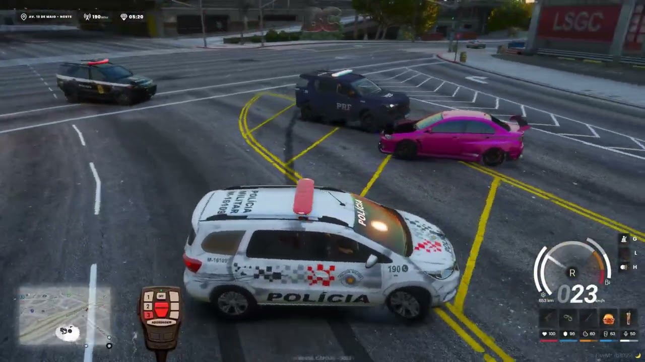 Chorão do Lancer Rosa não aguentou e teve que subir a Favela • Rádio Patrulha • BRASIL CAPITAL