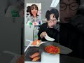 女の方食べ方汚すぎるってwww
