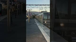321系到着シーン&207系発車シーン(島本駅)