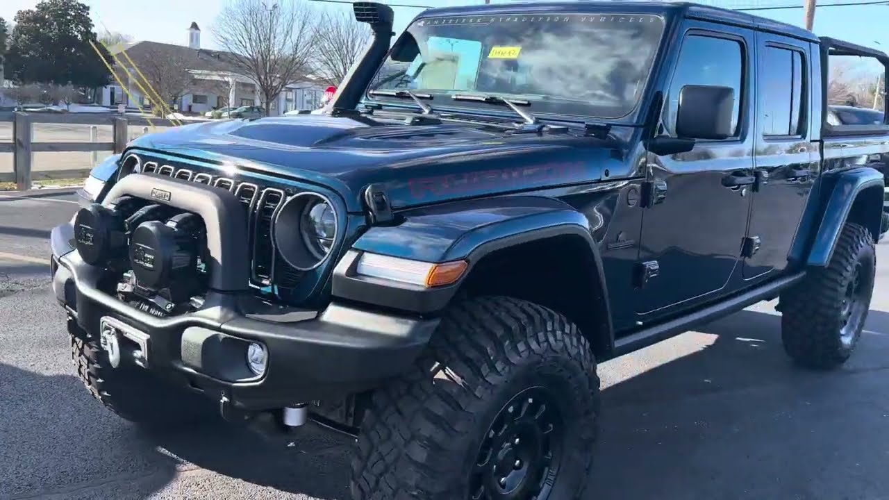 Jeep Gladiator Rubicon 2025 года от AEV, цвет Fathom Blue.