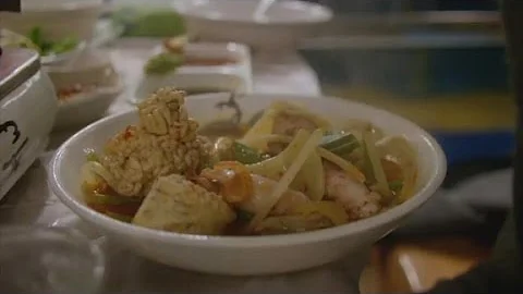 Share a bubbling hot pot with Anthony Bourdain (Parts Unknown: South Korea) - DayDayNews
