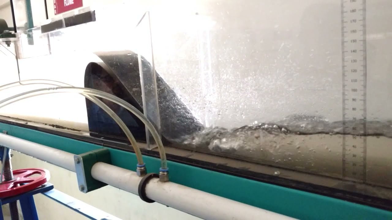 Hydraulic Jump below an Ogee spillway model - YouTube