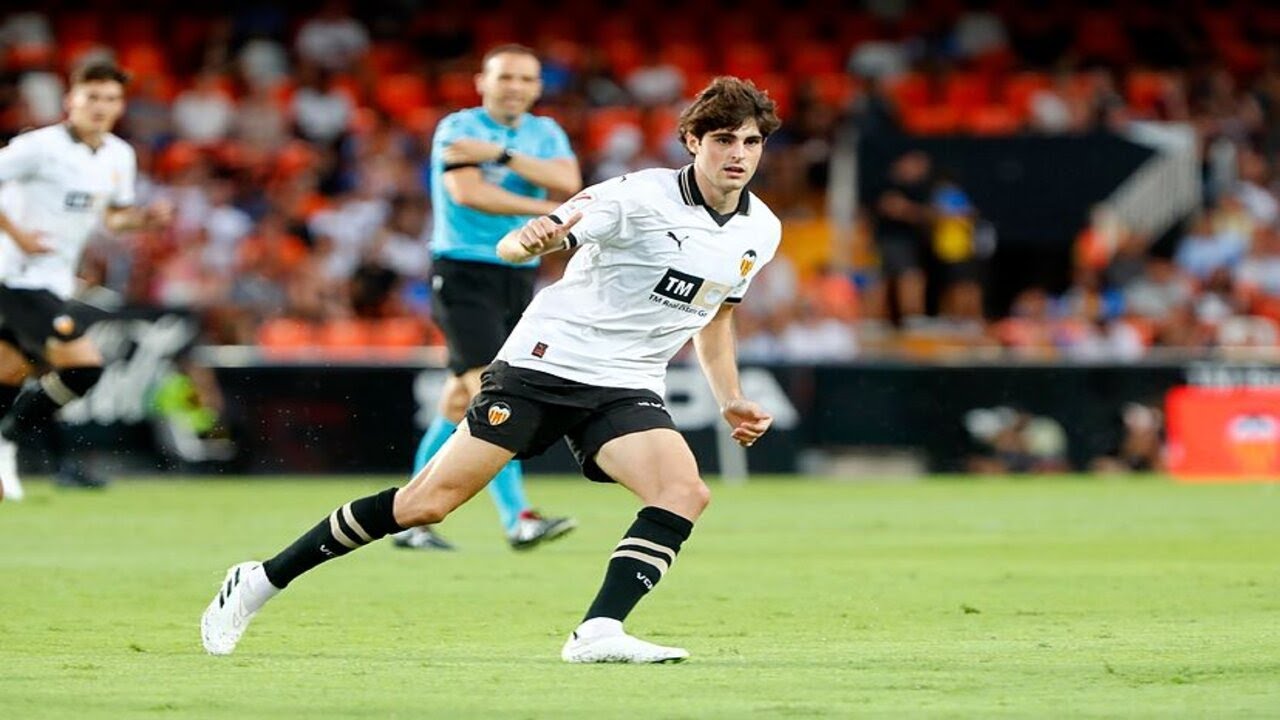 Javi Guerra 2023/24 - Valencia Skills, Goals & Highlights - YouTube