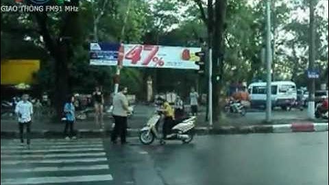 Ông Tây chặn xe người VN đi sai đường-Yume TTNV