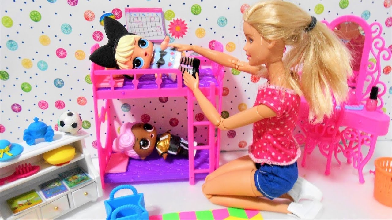 LOL Surprise Dolls Bedtime Routine! BATH With BARBIE BUNK BEDS! Doll