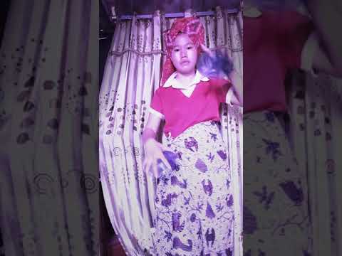 Dj tari piring minang, Yuliana Mandela, XII. Keperawatan