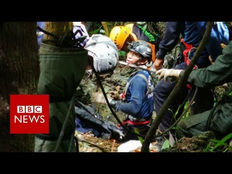 Thailand cave rescue: Boys found alive after nine days - BBC News