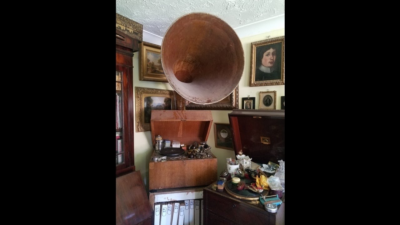 Dolmetsch acetate: unlabeled, Lute playing and rehearsal