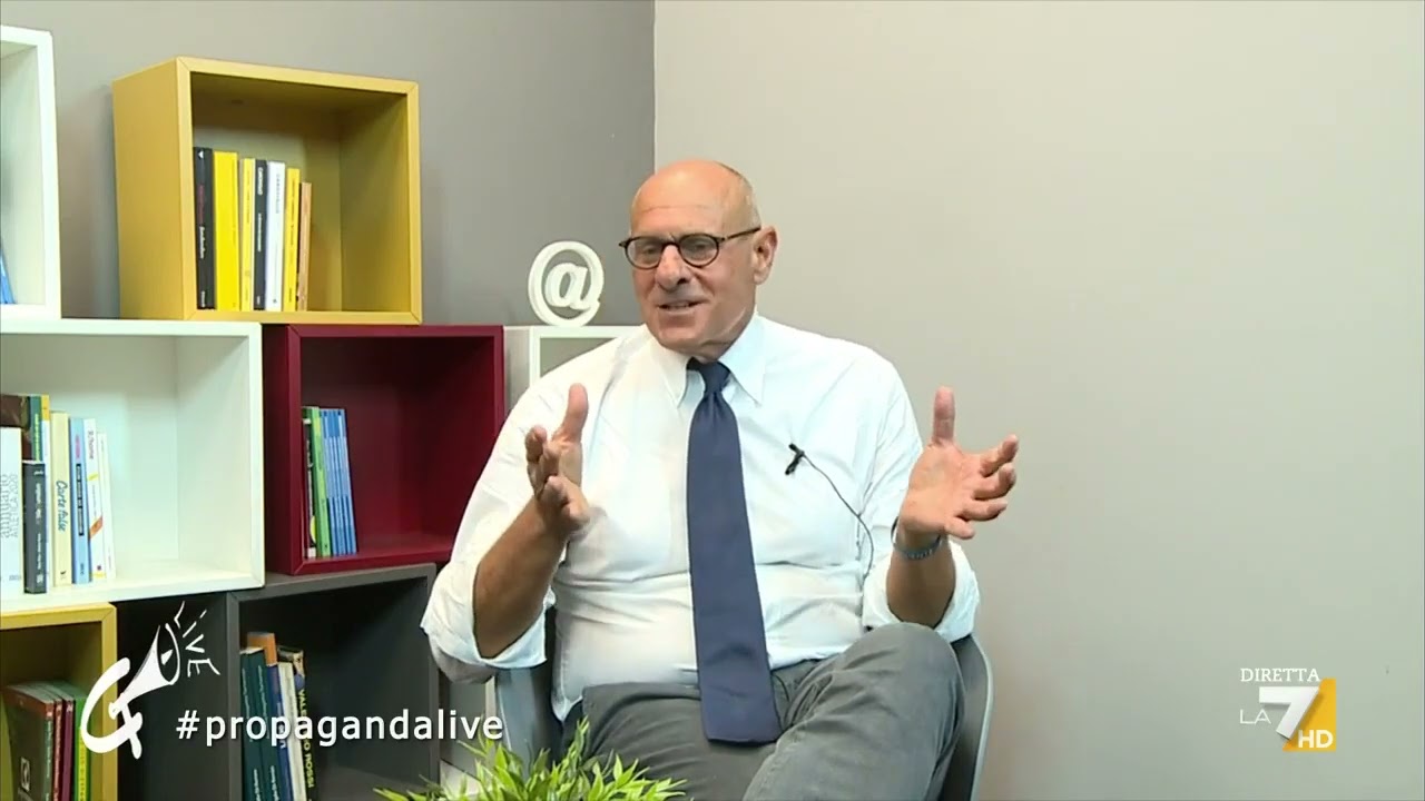 Un calendario hot a Montecitorio: l'idea di Rampelli (secondo Marzilli)