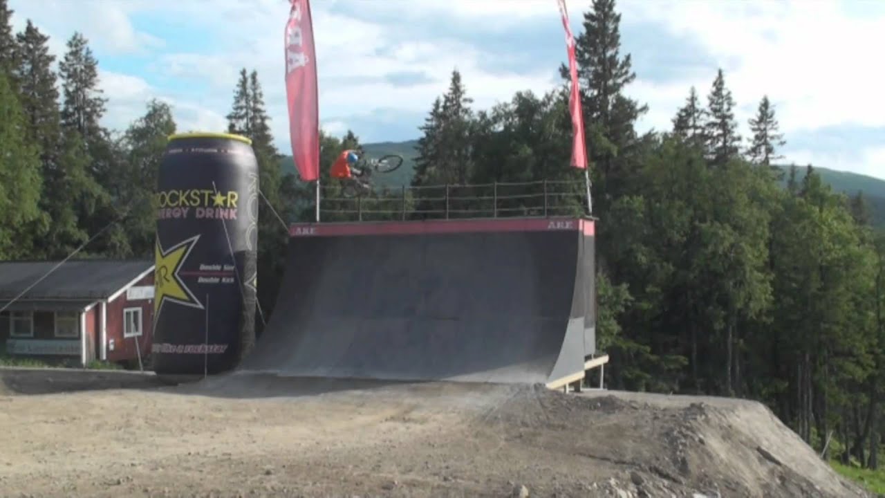 Bild från Anton Thelander 2010 edit [SJUKT DUKTIG]