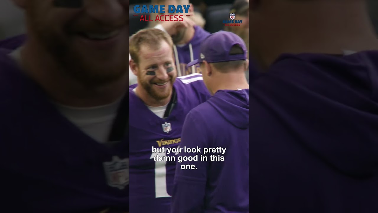 safe to say that carson wentz likes his current look more😂