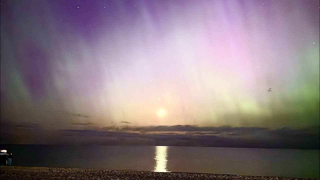 Stunning Time Lapse of the Northern Lights (Aurora Borealis ...