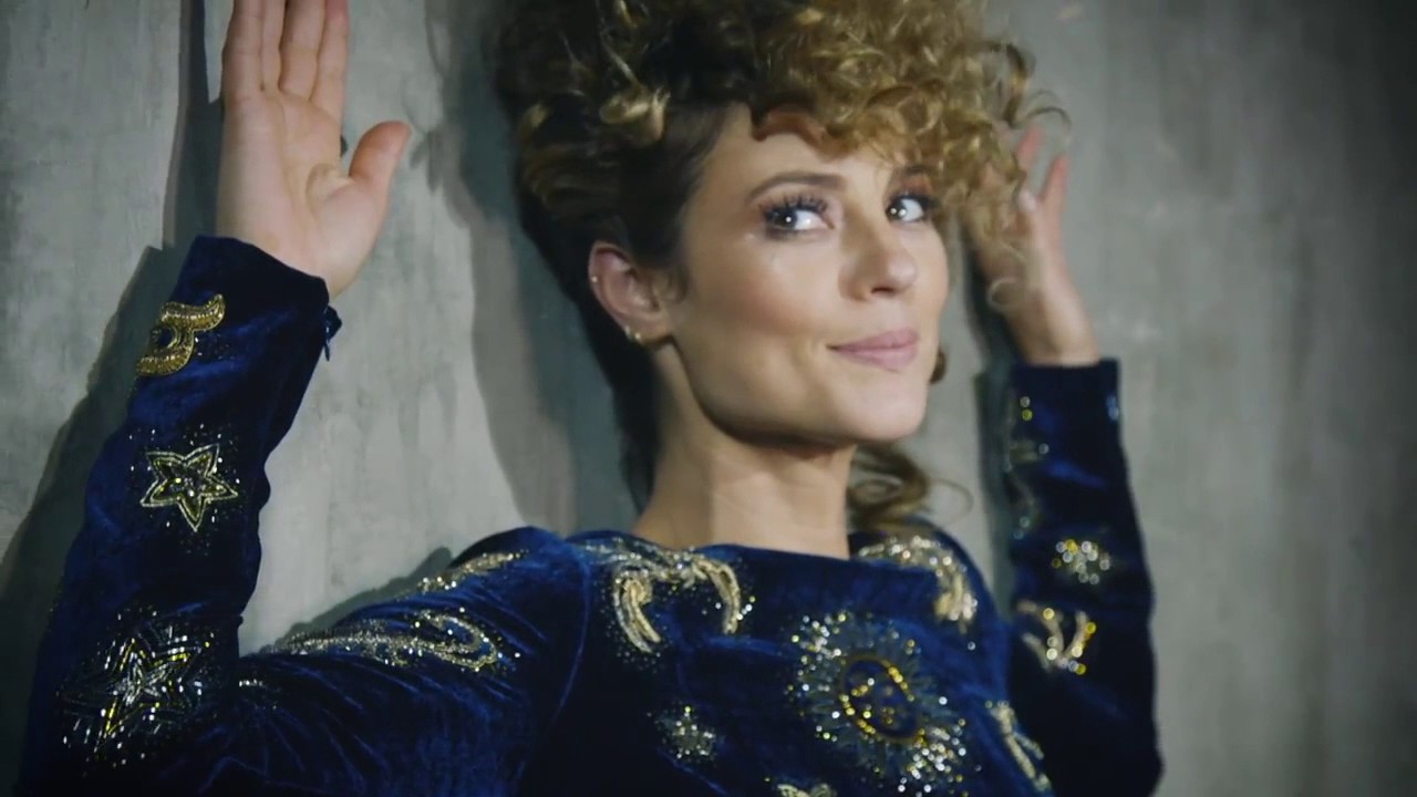 Paolla Oliveira - The Greatest (Versão completa)