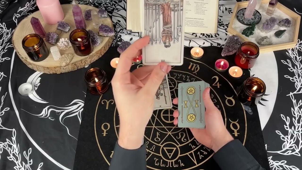 On daje ci zimne sygnały, jednak chce czegoś więcej. Sprawdź co Tarot mówi o jego uczuciach!