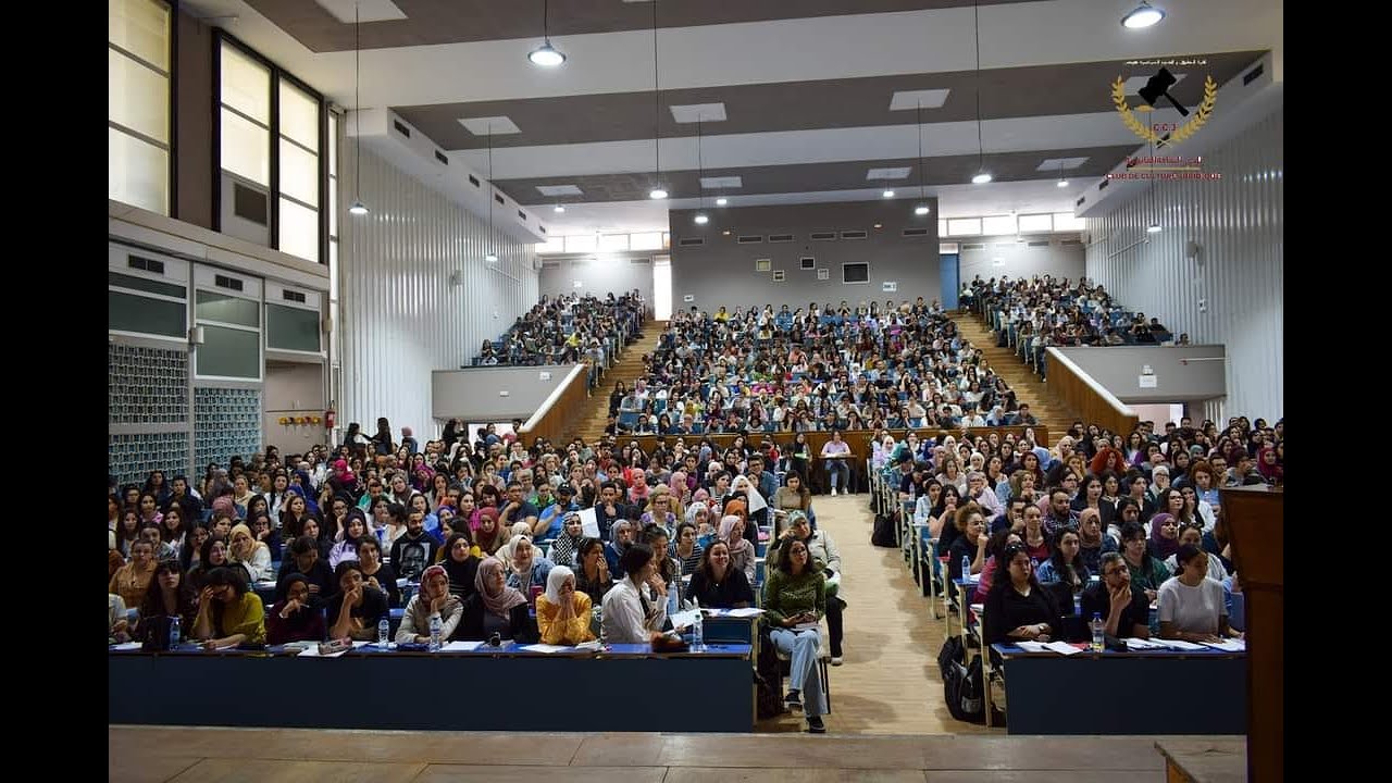 اجراءات جماعية  للاستاذ يوسف بالعيوني والاستاذ حمادي الرايد بكاية الحقوق والعلوم السياسية