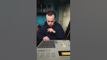 Piano Sample beat making on the MPC 2000