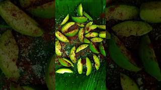 Ambarella Fruit Street Snack🌶🍈 #mbarellaFruit #StreetFood #Shorts #SriLankanFood #SpicySnack #foodie