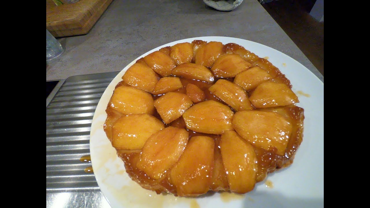 Tarte Tatin - gestürzter Apfelkuchen - der Dessert Klassiker - YouTube