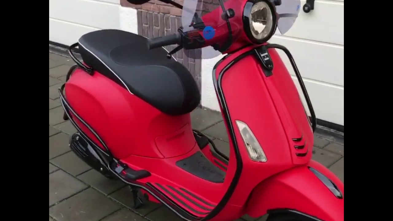 vespa primavera mat rood custom - YouTube