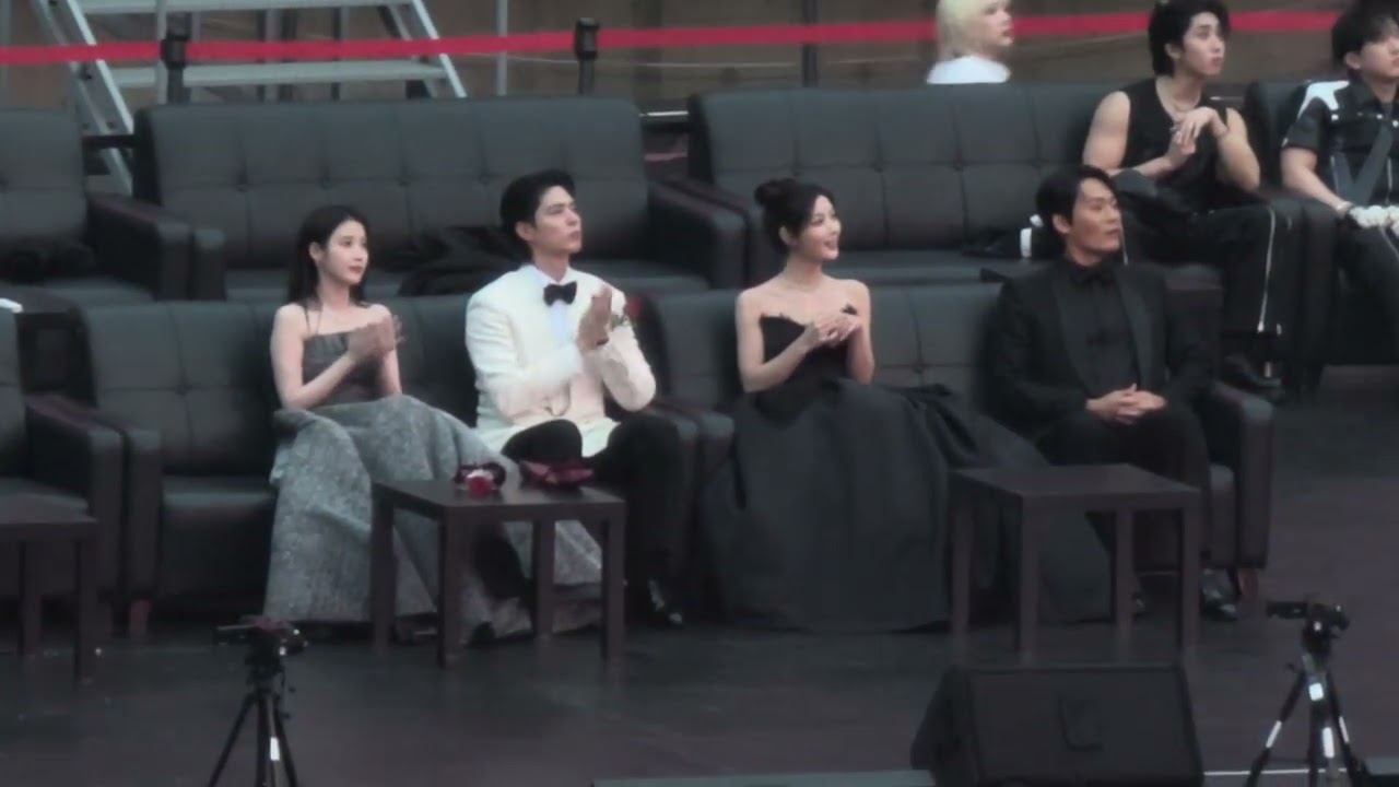 20251206  高雄AAA頒獎典禮 IU&朴寶劍&佐藤健6-2 MEOVV得獎