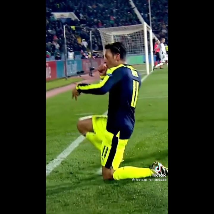 KEREN👁👁Mesut Ozil freestyle 🔥🔥🔥|| Story WA bola