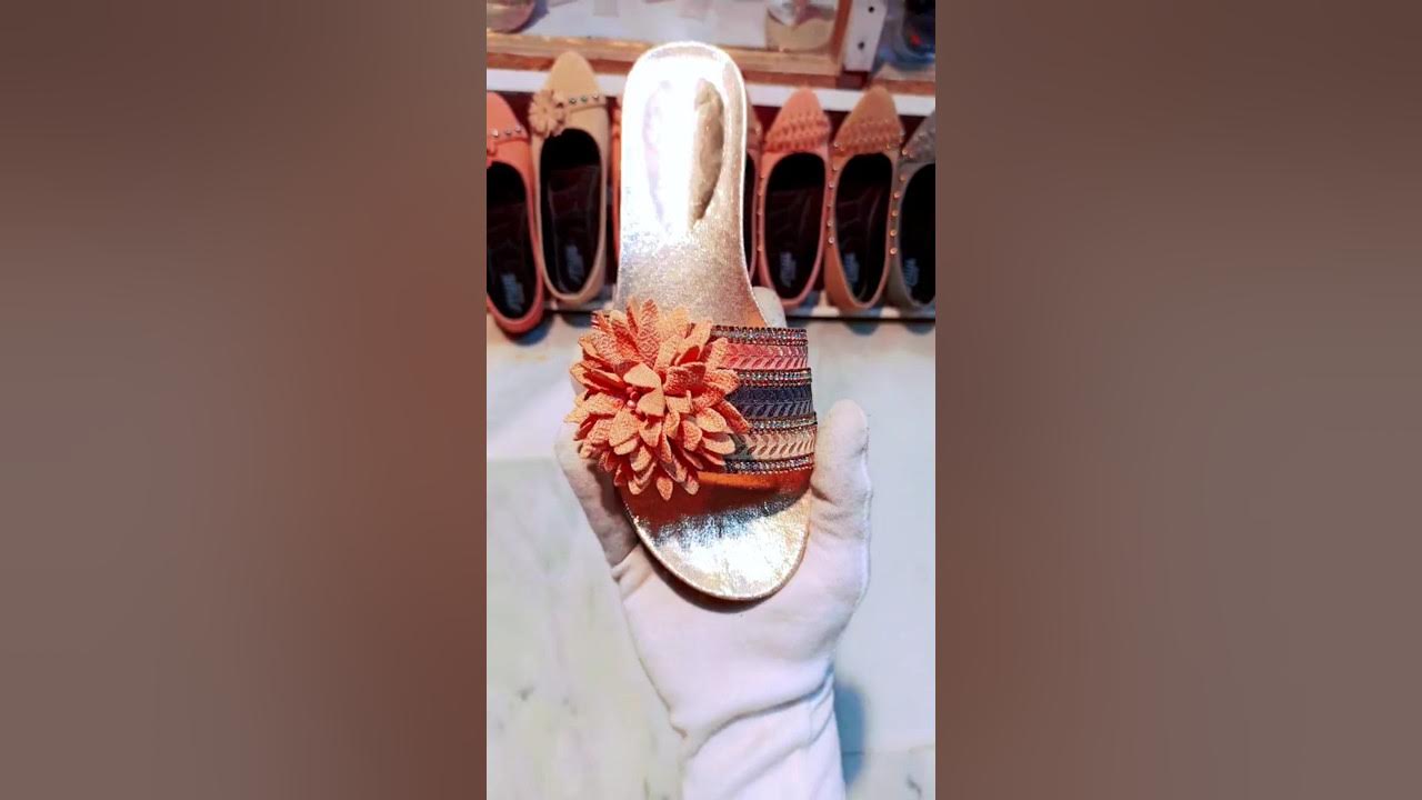 pom pom wali chappal