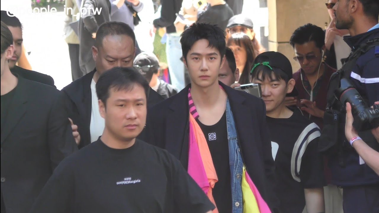 陳情令 yibo 2024パリチャンネルshow 王一博写真集 28p 【公式通販】