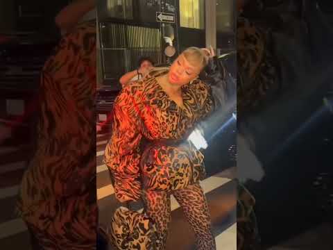 لاتو في عرض أزياء لوار في نيويورك شورت لاتو