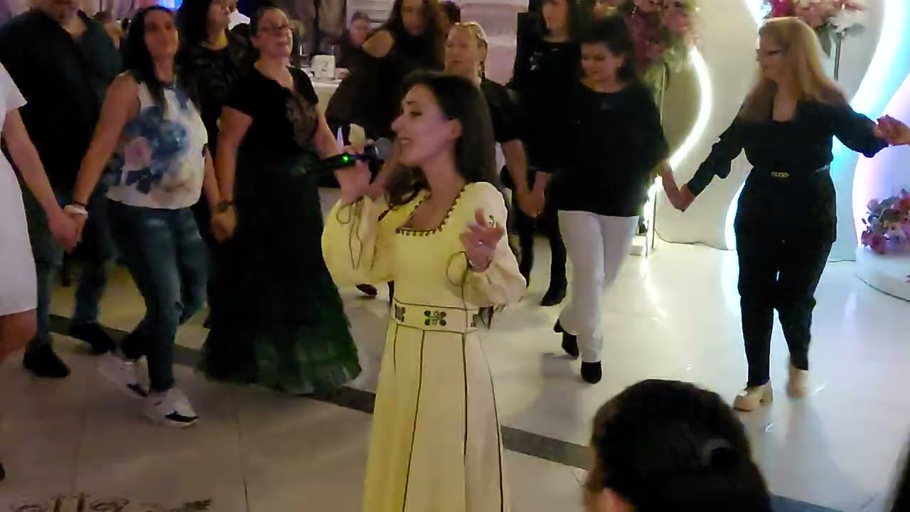 Ати Молова - Комплекс Форум девет седенки уживо 