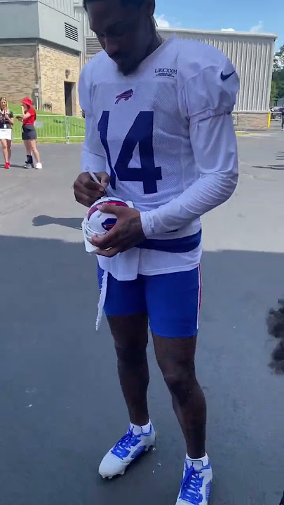 Stefon Diggs makes a young #bills fan whole year #nfl #buffalobills #football #billsmafia