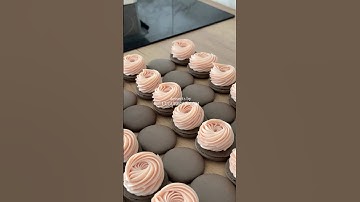 Rose lychee macarons ❤️