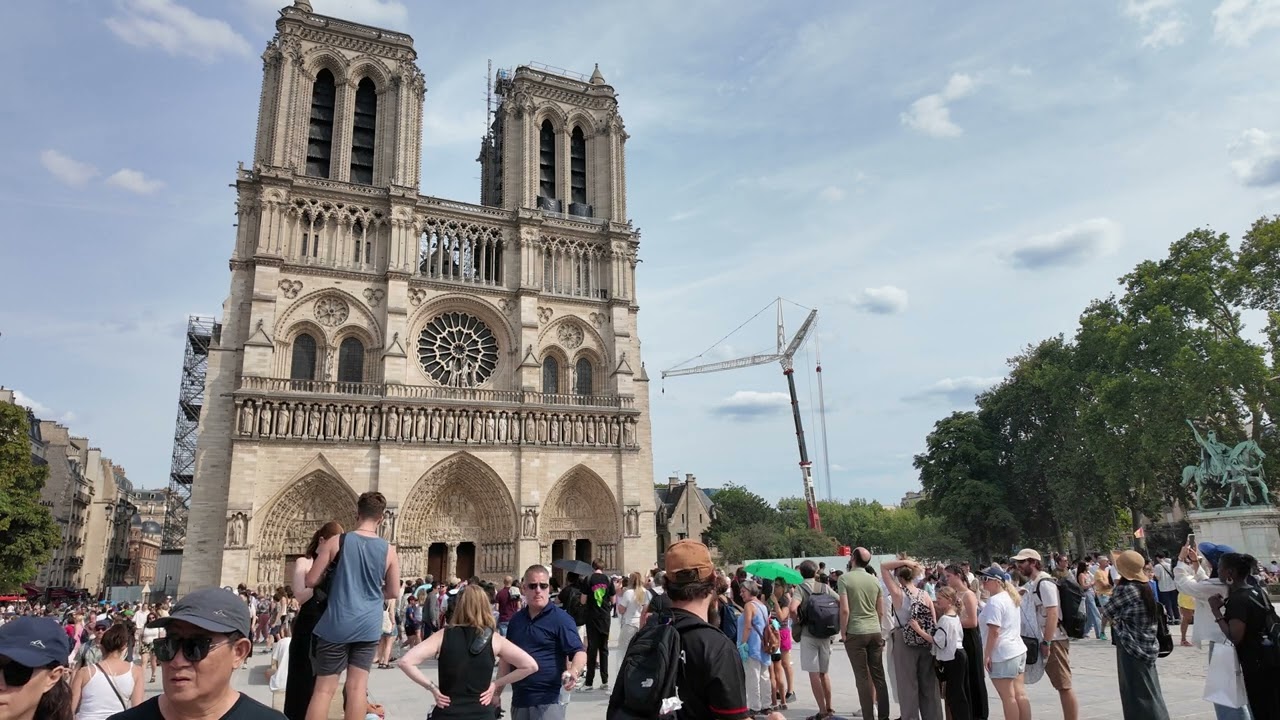 Les cloches de Notre-Dame pour le Cardinal André Vingt-Trois