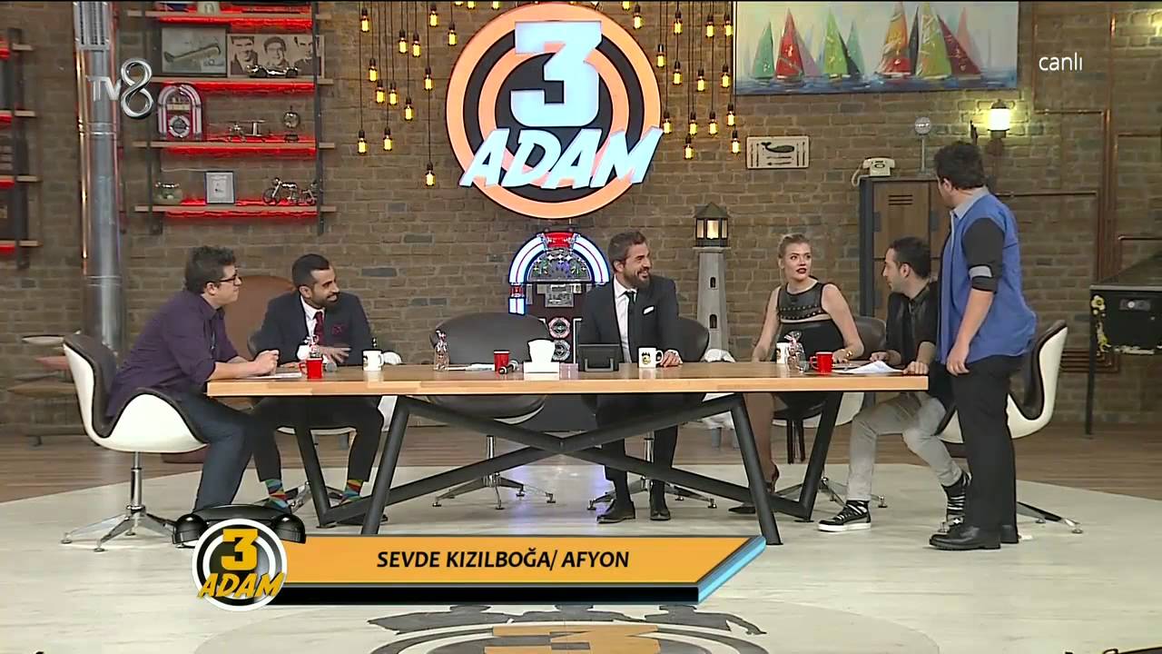 3 Adam - Telefonuna Ulaşılamayan İzleyici (2.Sezon 12.Bölüm)