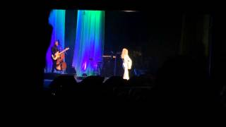 Dolly Parton - Jolene (Ryman 07/31/15)