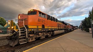 (Northbound) BNSF 8121 Oil train blasts through Sumner Station and a chill crew 😀