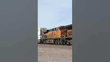 BNSF 6641 EB Q TRAIN 12-16-2022